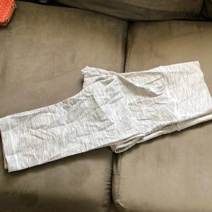 Lululemon wonder under
